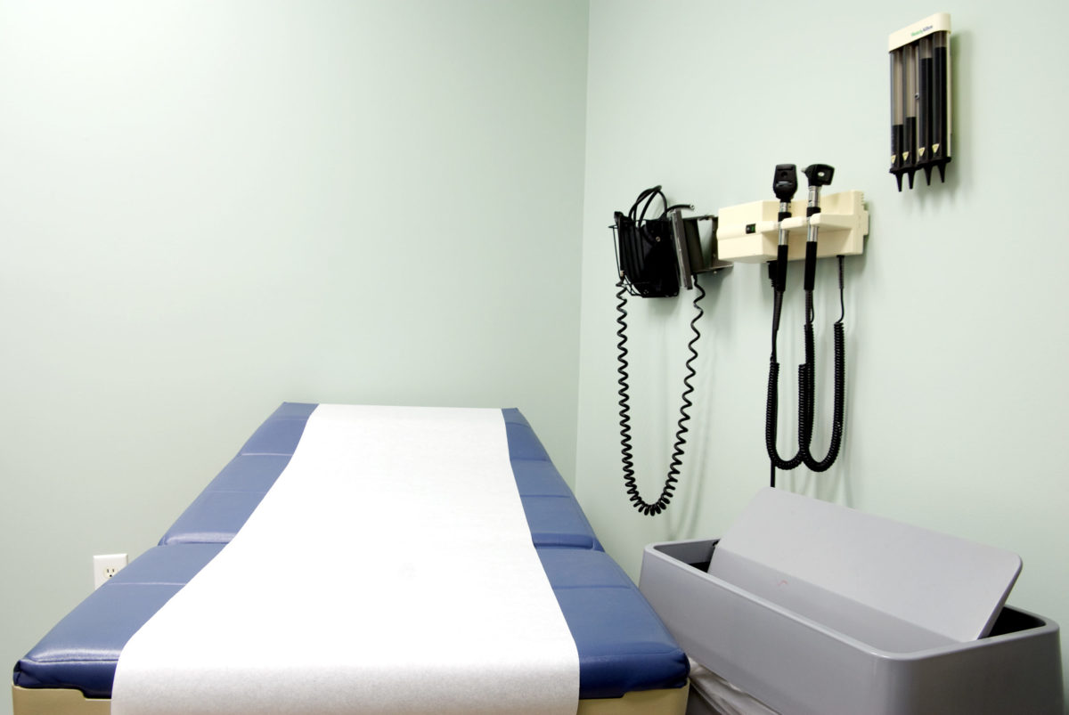 Photo of doctor's exam room.